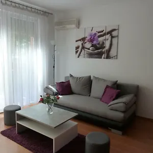 verificați disponibilitatea