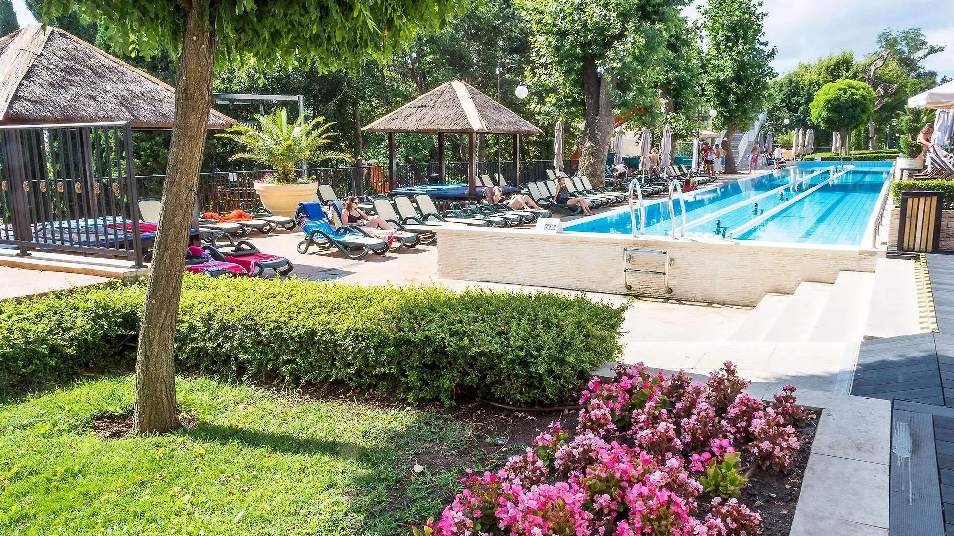 Marina Grand Beach Hotel Goudstrand 4*,